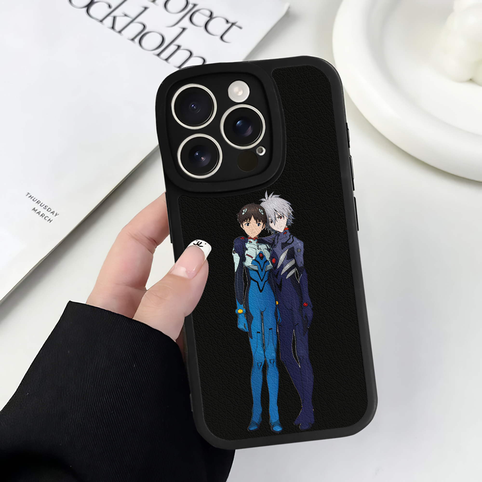 （画像用） EVA 新世紀エヴァンゲリオン 【iPhone 16シリーズ対応】シリコンスマホケース（レザー調） 材質：シリコン